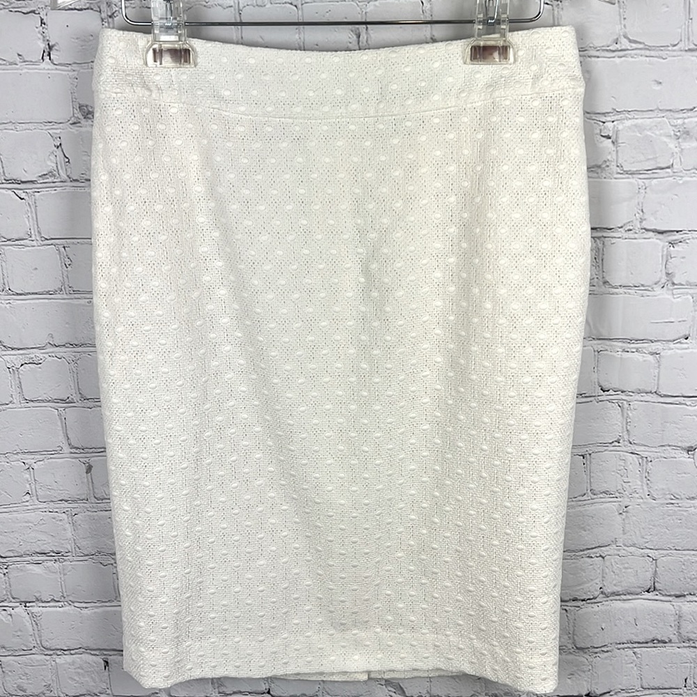 Ann Taylor Cream Textured Cotton Pencil Skirt. Size 6, NWOT